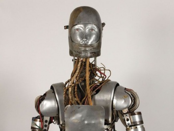 NASA решило продать одного из своих старых роботов-испытателей