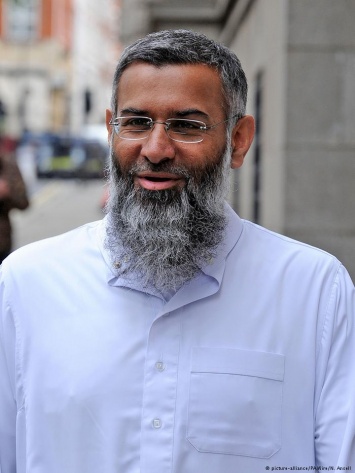 Суд Британии приговорил проповедника к длительному сроку за поддержку ИГ