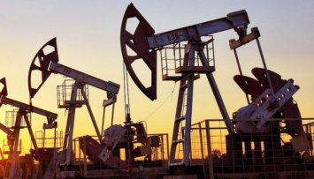 Нефть дорожает из-за слухов о добыче