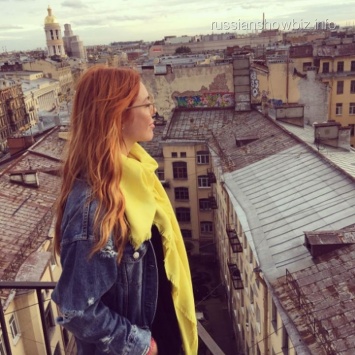 Анастасия Стоцкая устроила фотосессию на крыше