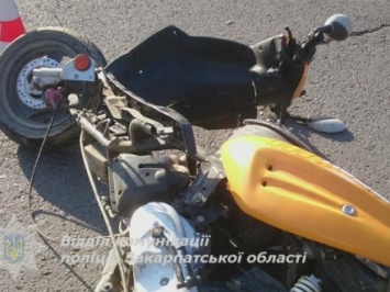 В Ужгороде школьники на скутере попали в ДТП