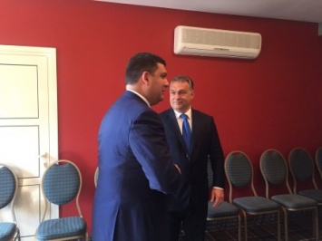 В.Гройсман обсудил с премьером Венгрии трансграничное сотрудничество
