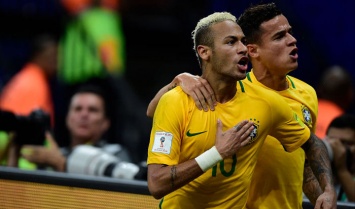 Футбол: Неймар сравнялся с Зико по забитым голам за сборную Бразилии