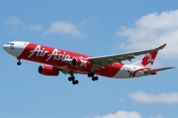 Пилот AirAsia по ошибке посадил самолет в другой стране
