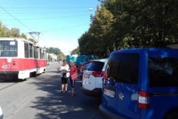 В Кривом Роге из-за ДТП было парализовано движение трамваев (ФОТО)
