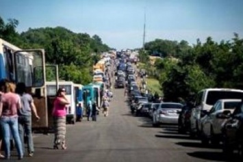 На КПВВ Донбасса ужесточили проверки багажа