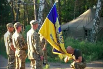 Основатель 37-ого запорожского батальона передал боевое знамя новому комбату
