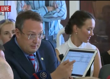 На заседании комитета по вопросам свободы слова повздорили Геращенко и Пилипец
