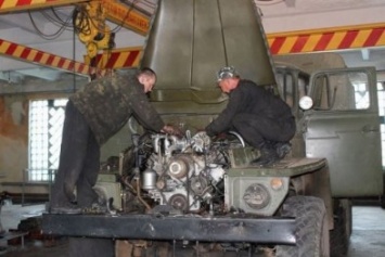 «Херсонкоммунтранссервис» отремонтировал бронетранспортер и несколько грузовиков для военных