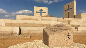 На солдатском кладбище под Волгоградом открыли "Часовню мира"