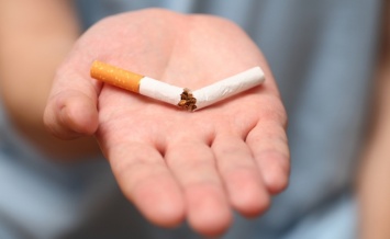 Ученые рассказали, почему отказ от сигарет приводит к набору веса