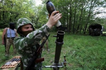 Боевики на Донбассе с помощью обстрелов создают проходы в инженерных заграждениях на передовой