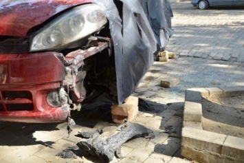В Одессе очевидцы поймали ночного поджигателя автомобилей на «горячем» (ФОТО)