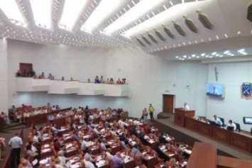 На сессии днепровского горсовета активистка обвинила депутатов в моральном поведение по отношению к АТОшникам