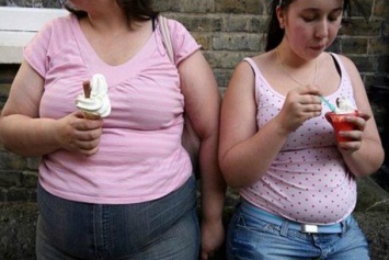 Ученые определили, из-за чего подростки начинают резко толстеть