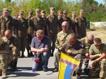 Под Запорожьем перезахоронили бойца батальона "Донбасс"