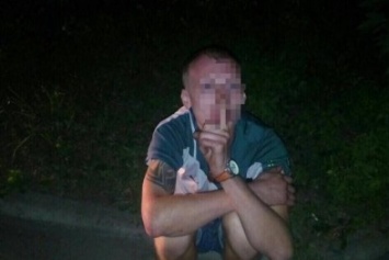Харьковчанин пытался спрятаться от "копов" в авто, которое грабил