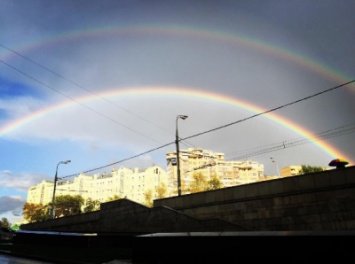Двойная радуга в Москве покорила интернет