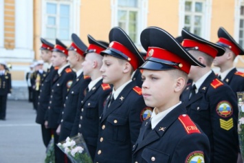 Путин принял участие в открытии Суворовского училища в Туле