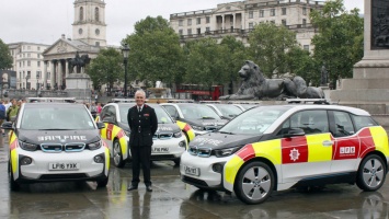 Пожарные Лондона получили 52 электрокара BMW i3