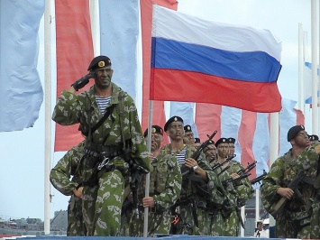 Минфин РФ предлагает урезать военные расходы на 6% в течении трех лет, - источник