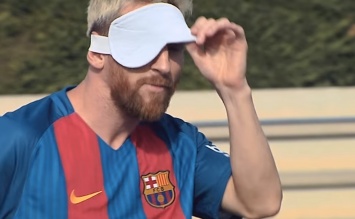 Месси с повязкой на глазах забил гол слепым футболистам сборной Испании
