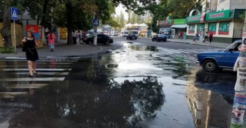 В Николаеве улицу Колодезную опять заливает канализацией