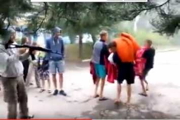 Дети в тернопольском лагере просили, чтобы в них стреляли, - мариупольский волонтер