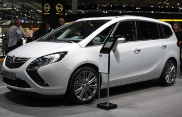 Opel Zafira встал на конвейер