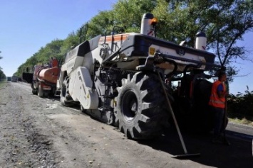 Дорогу, соединяющую Кременчуг и Полтаву, ремонтируют по американской технологии (ФОТО)