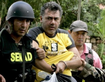 В Парагвае неизвестные напали на редакцию журнала и радиостанцию