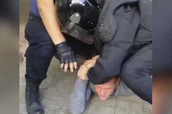 Акция под Киевгорстроем: полиция задержала лидера «Азова»