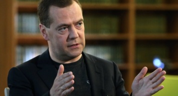Медведев рассказал о выполнении "майских указов" президента и восстановлении российской экономики