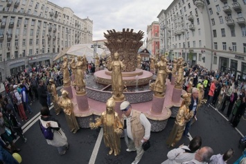 На День города в Москве появилась точная копия фонтана «Дружба народов»