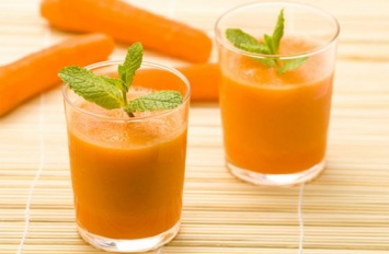 Готовим полезныый детокс напиток: оранжевый смузи!