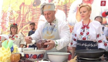 50 тысяч туристов посетили фестиваль дерунов на Житомирщине