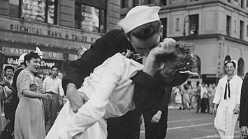В США умерла героиня фотографии "Поцелуй на Таймс-сквер"