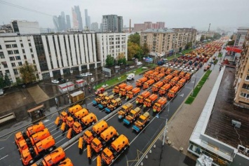Россияне не поняли парада коммунальной техники в Москве