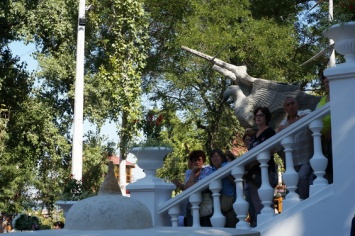 В Николаевском яхт-клубе бьет фонтаном родниковая вода (ФОТО)