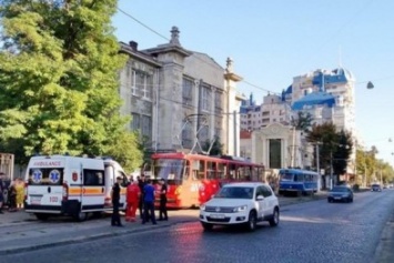 Перестрелка в трамвае в Одессе: пострадала пассажирка