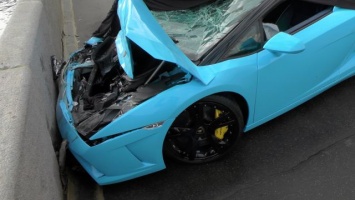 В Москве олигарх на Lamborghini протаранил BMW и едва не убила двух пешеходов
