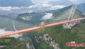 В Китае построили самый высокий в мире подвесной мост
