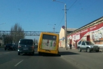 В Одессе маршрутчик выбросил пассажира посреди трассы, потому что дальше передумал ехать