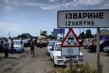Из Луганска на подконтрольную территорию Украины через Россию едут почти сутки (ФОТО)