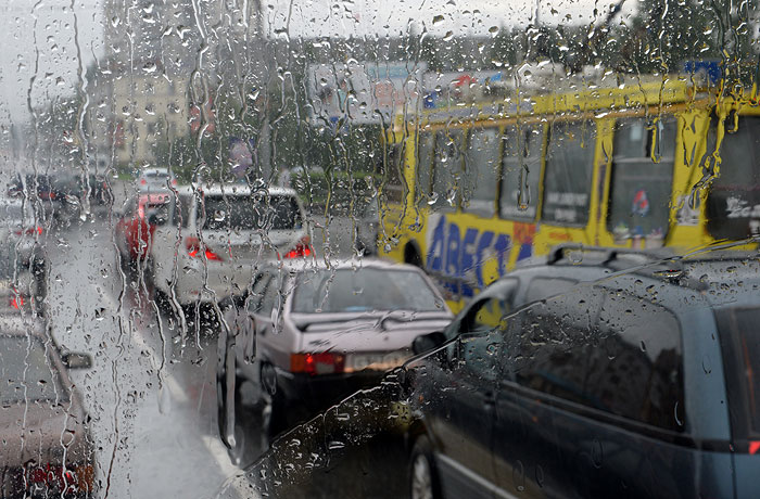 В Киеве 7-бальные пробки и аварии из-за ливня