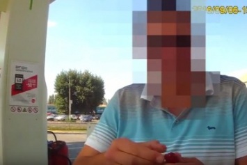В Херсоне патрульные задержали злостного нарушителя ПДД (видео)
