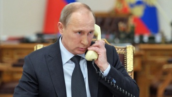 Киевский политолог рассказал, как украинских президентов кормят фейковыми распечатками телефонных переговоров Путина