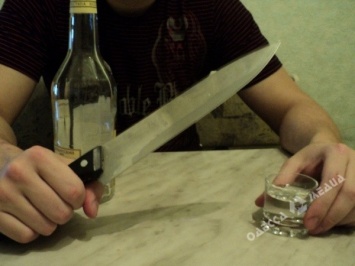 В Одесской области отчим подрезал свою падчерицу