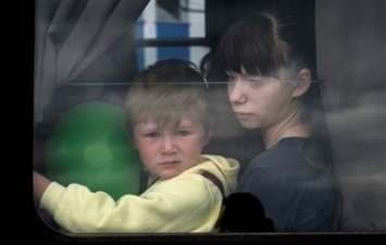 Боевики в Минске хотели, чтобы Украина вернула эвакуированных из Донбасса детей - сирот, - Геращенко