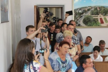 "Кто здесь мэр?" - митингующие пенсионеры ворвались в мэрию, требуя "подать им" Сенкевича (ФОТО, ВИДЕО)